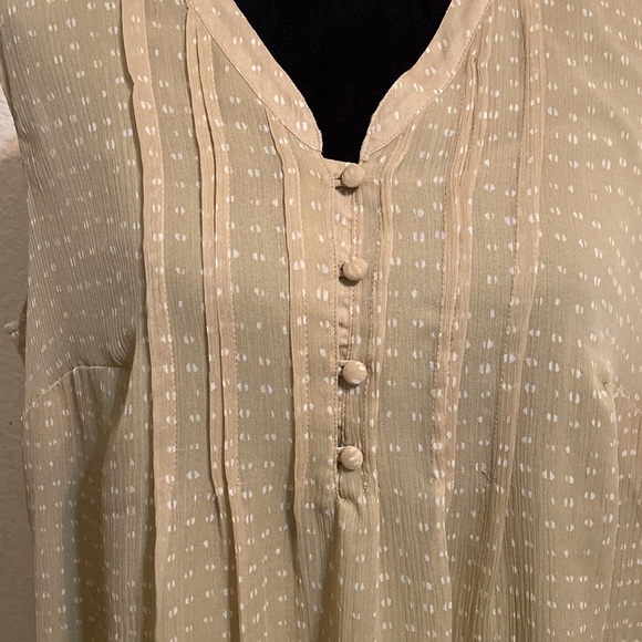 COLDWATER CREEK Sleeveless 1/4 Button-up Tan TOP Size 16 - Picture 2 of 5